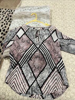 Women's Pink Geometric Blouse